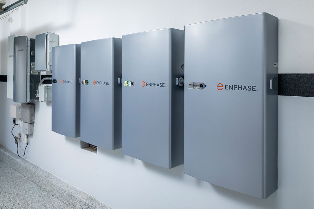 8 Best Emergency Backup Batteries For Smart Homes (2026 Review Guide)